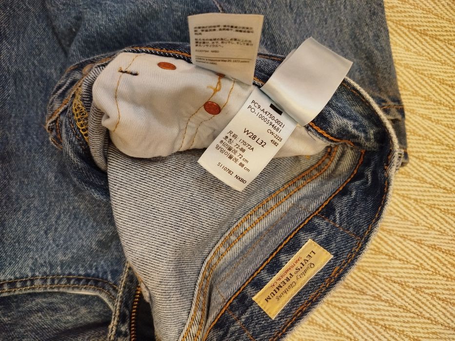 Продам мужские джинсы Levi's