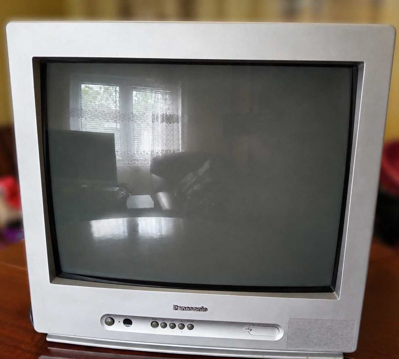 VAND TV CRT PANASONIC perfect functional cu telecomanda