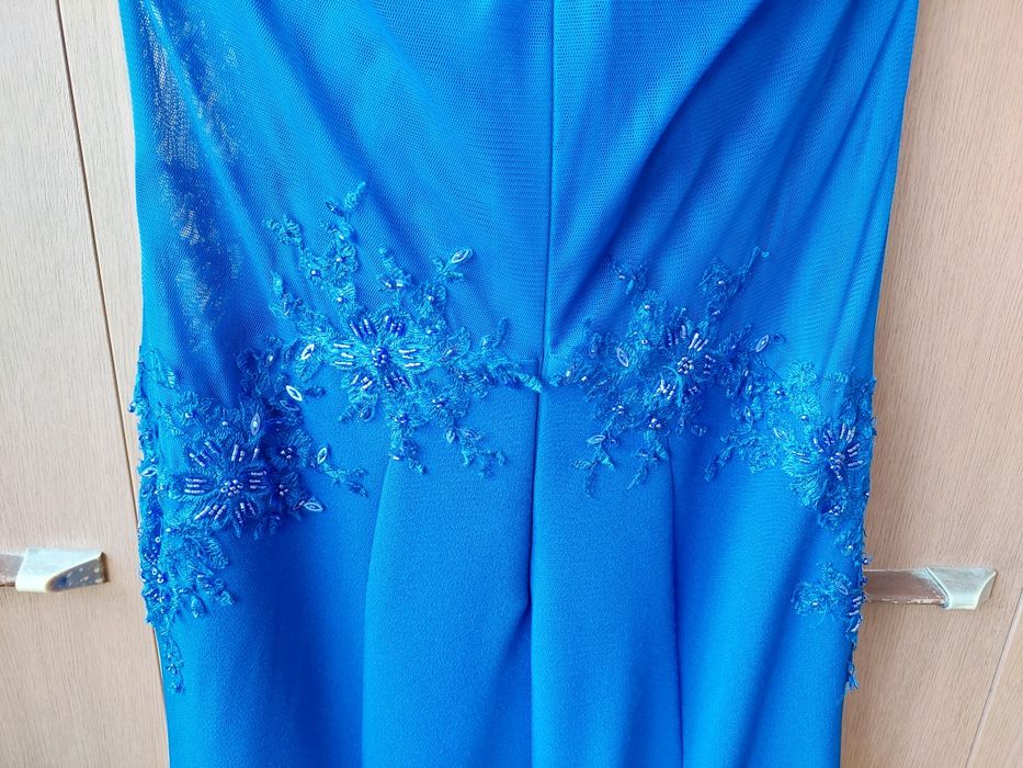 Синя бална рокля