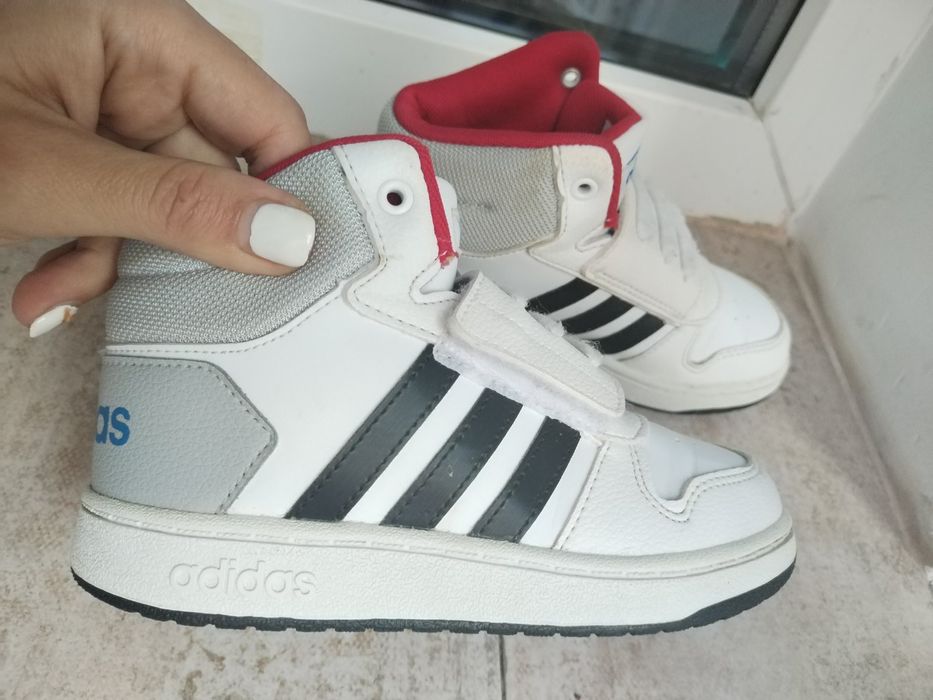 Оригинални детски кецове Adidas