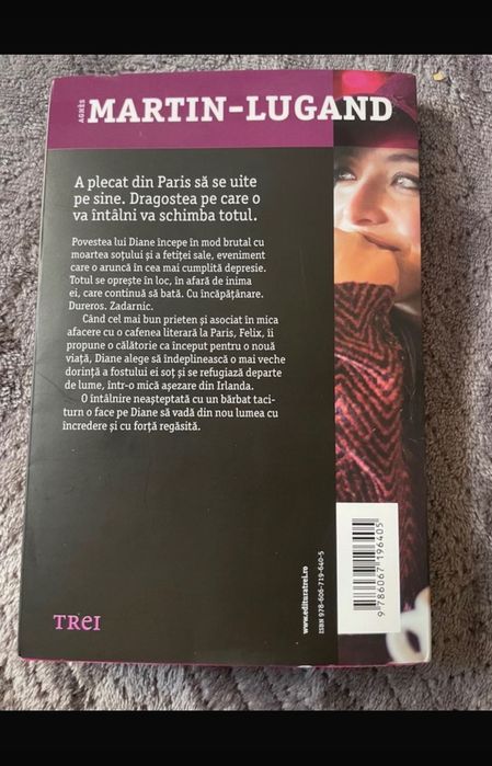 Cartea Oamenii fericiți citesc și beau cafea