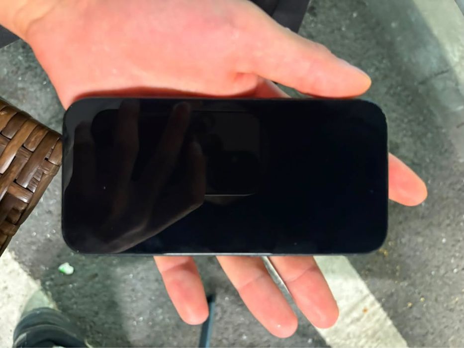 Vand iphone 16 impecabil