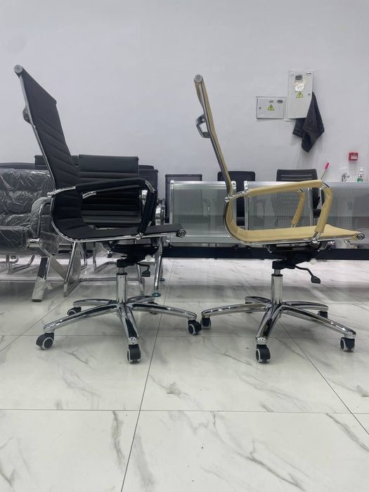 Офисное кресло для руководителя модель Делгадо