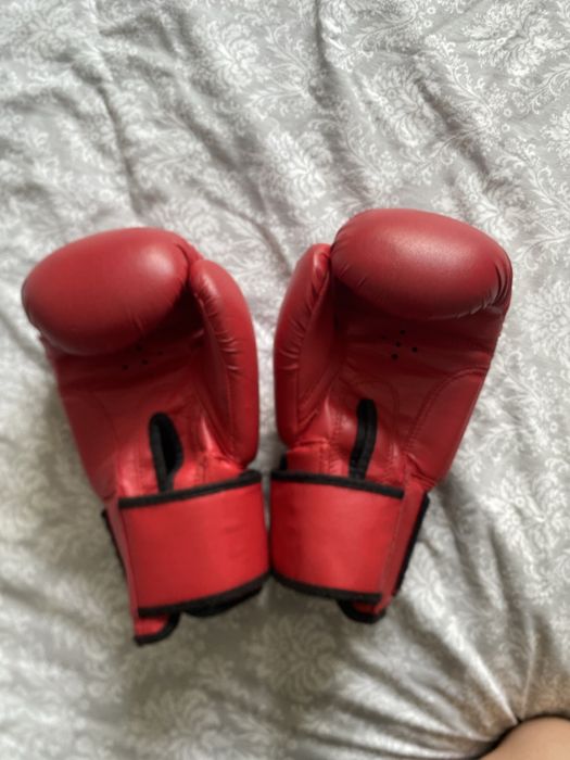 боксерские перчатки