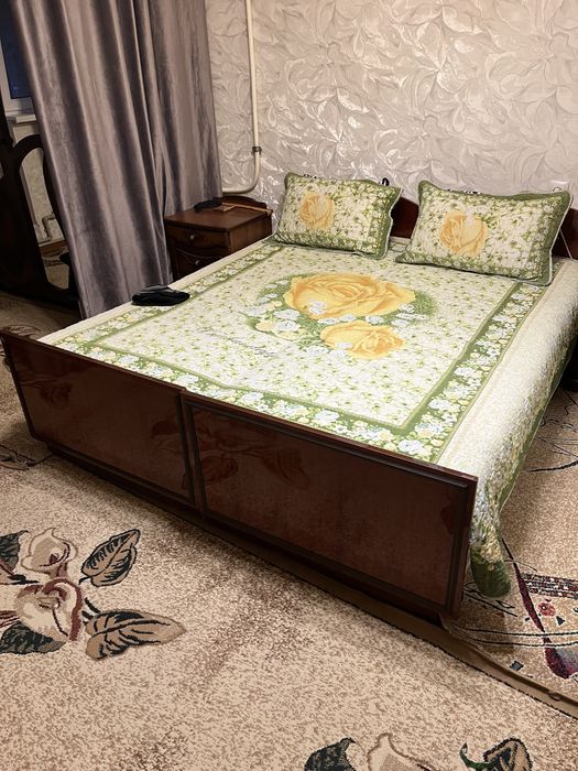 Кровать спальная