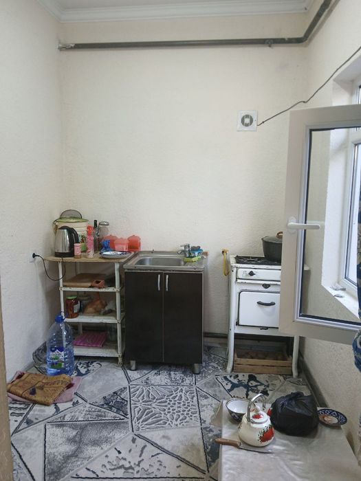 Барданкулда.Юкори чирчик тумани.1.5соток 2хона.йулдан 300метр кирилади