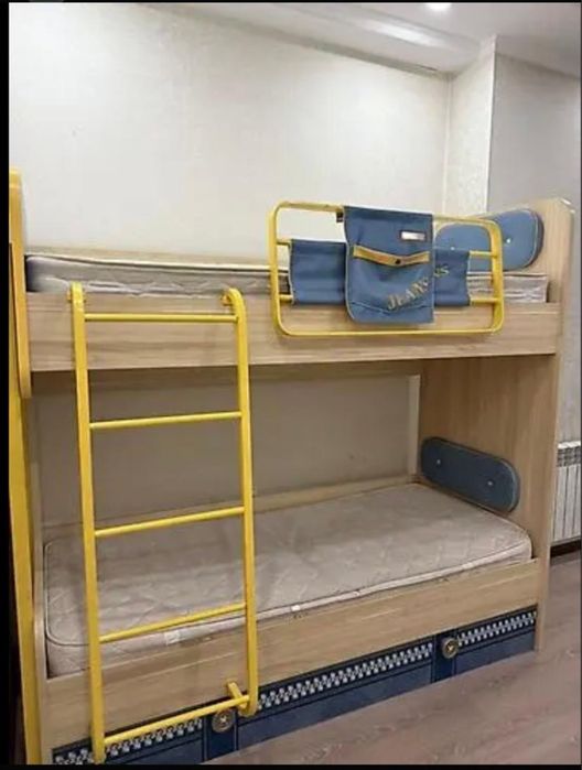 Двухъярусная кровать