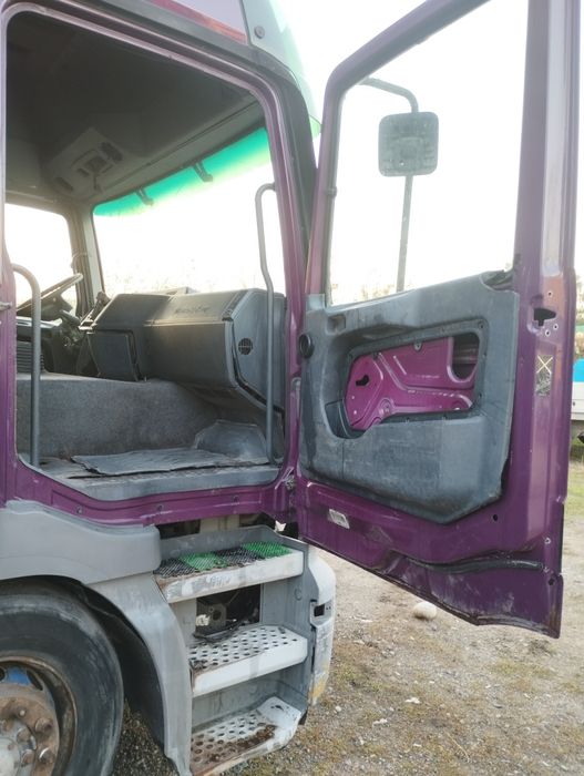 Продам кабину актрос мп1