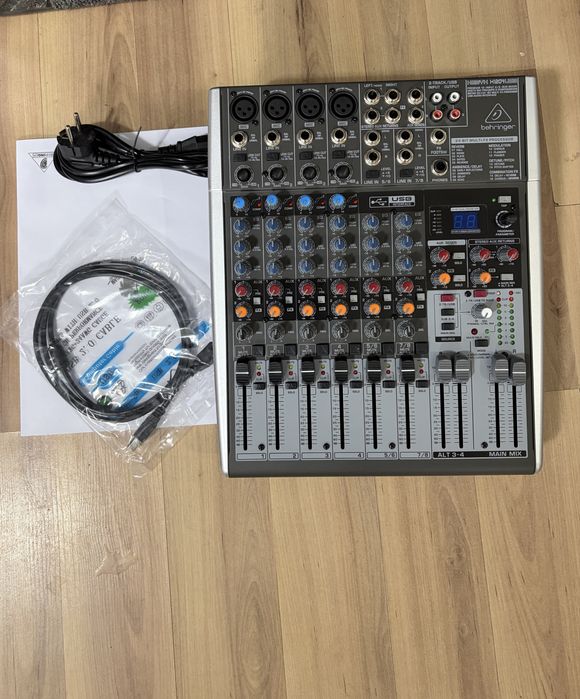 Behringer Xenyx X1204USB микшерный пульт,Музыкальная аппаратура