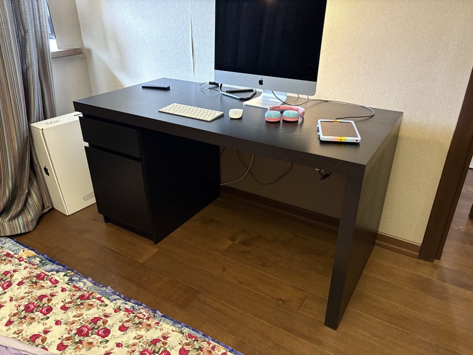 Стол ИКЕА МАЛЬМ Черный