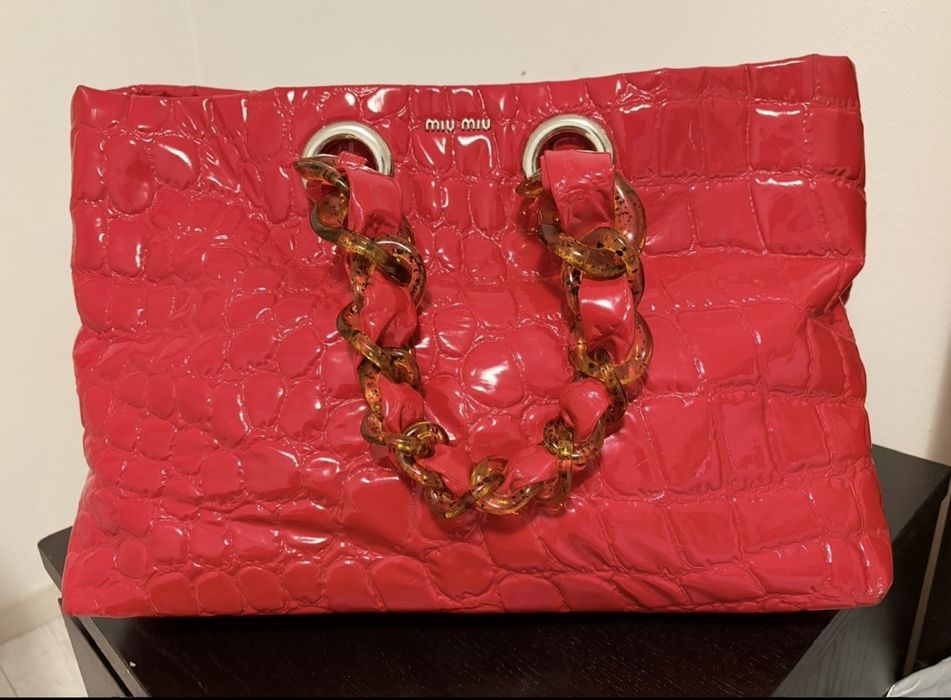 Geantă Miu Miu originală, piele lăcuită, stare impecabilă