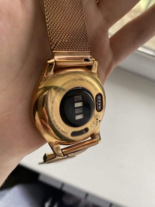 Продам Garmin VivoMove Luxe
