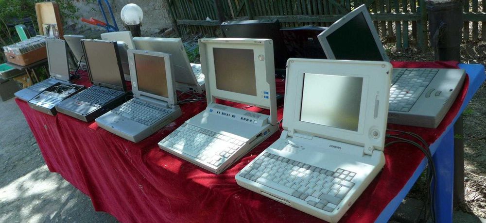 Retro Events Lan Party Analog 16 32 Bit Gaming Console CRT TVs 1990s