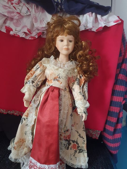 Păpușa porțelan ieftina