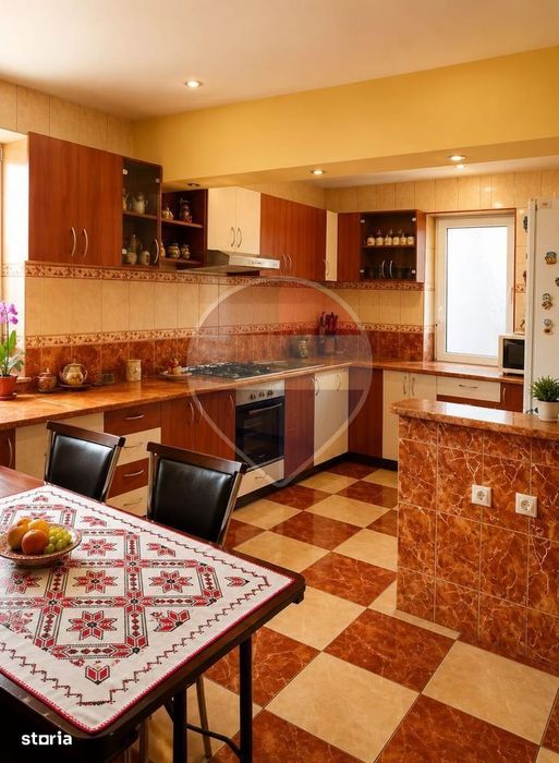 Casă spațioasă cu garaj - Mogoșoaia, foarte aproape de Podul Mogoșoaia