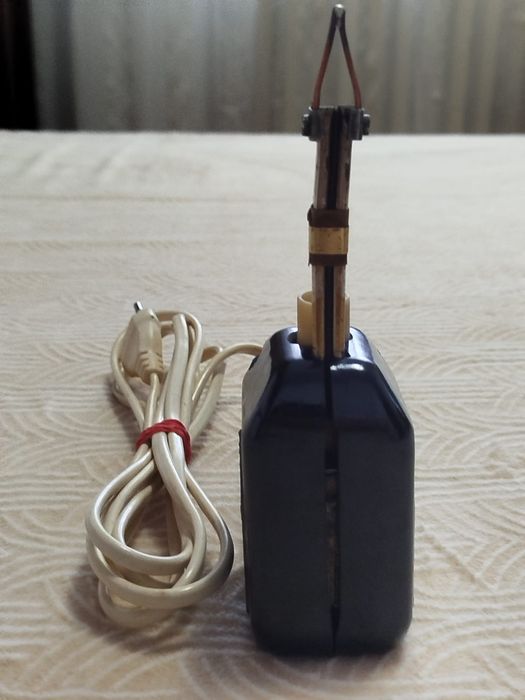Pistol de lipit negru