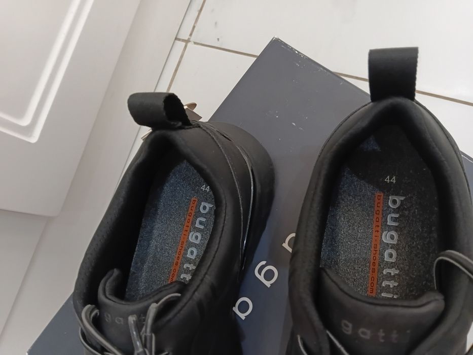 Bugatti оригинал 44 размер новые