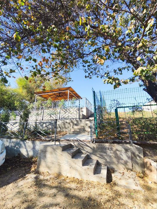 Отличная дача  9 км. От Сельхоз института. 6 соток+ 3 сотки. У реки