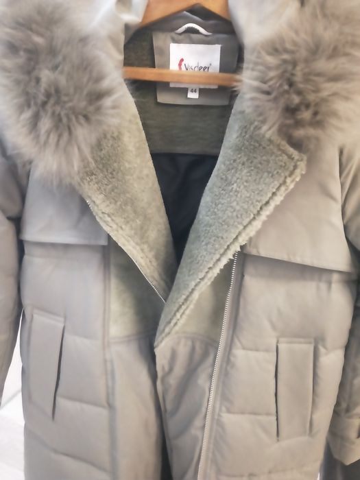 Пуховик зимнии 44разм.