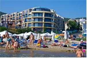 Aпартамент на първа линия на плажа в Свети Влас