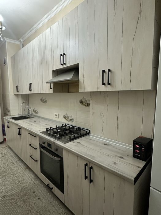 Кухонный гарнитур + 2 шкафчик