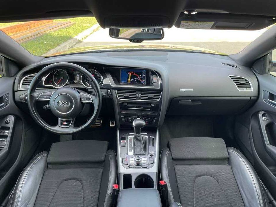 Audi A 5 /  S line / Euro 6 / 2.0 D /  190 Cp / Distronic / Line asisst / Facelift