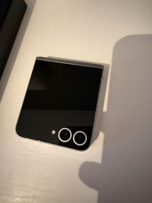 Samsung Galaxy Z Flip6