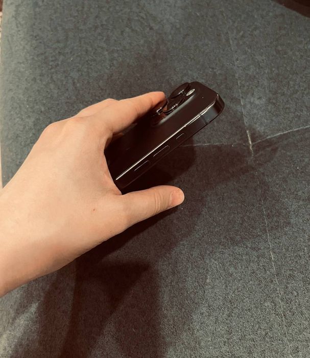 Продам Айфон 15про