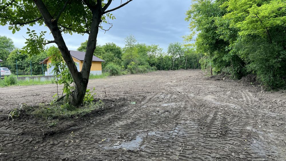 Дворно място в регулация.