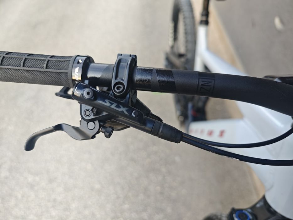 Електрически Велосипед 29/27.5 Vitus Shimano EP8 630Wh Full Rock Shox 2024 Mullet
