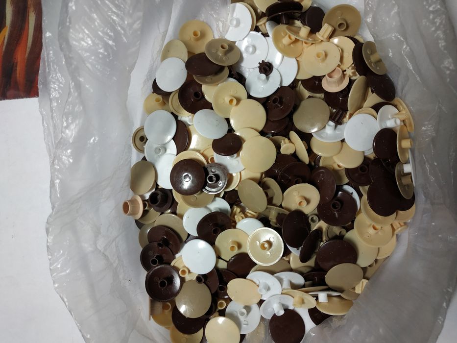 Фурнитура для стеклянных витрин