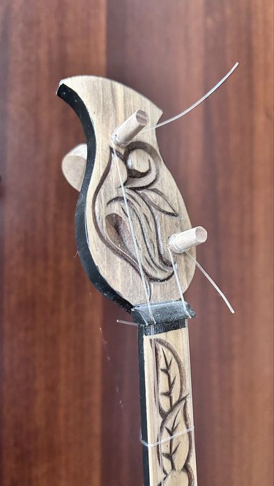 Домбра, ручная работа