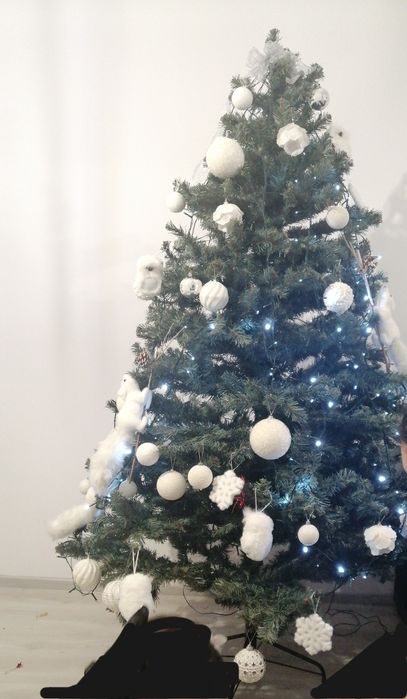 Vând brad artificial 180-200 cm