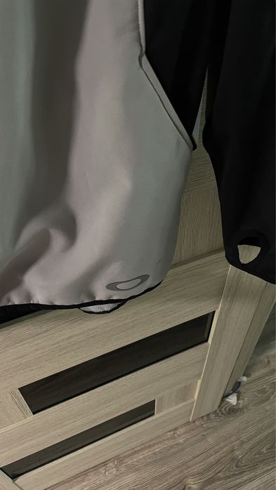 Oakley ветровка