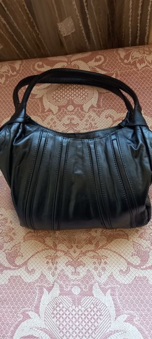 Сумка  новая кожаная . Привезли в подарок из Египта.