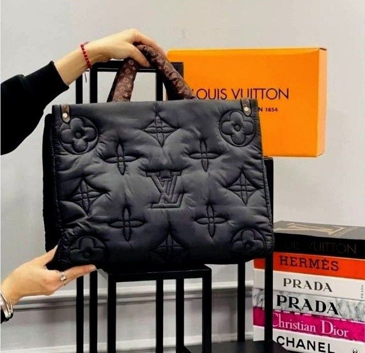Geanta damă LV,material textil impermeabil, new collection, etichetă, saculet