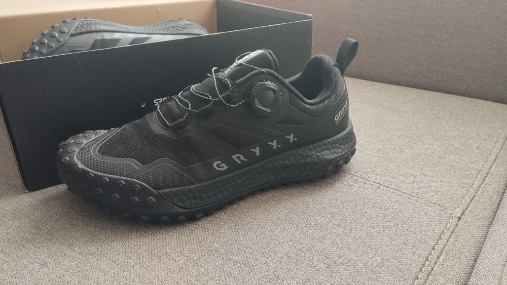 Papuci barbati nr.40  treking Gryxx goretex impermeabili