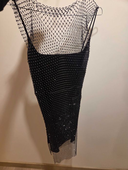 Черна Рокля  с камъни