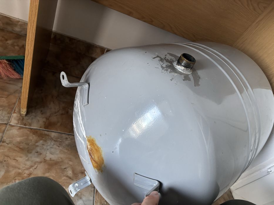 Расширительный бачок печки