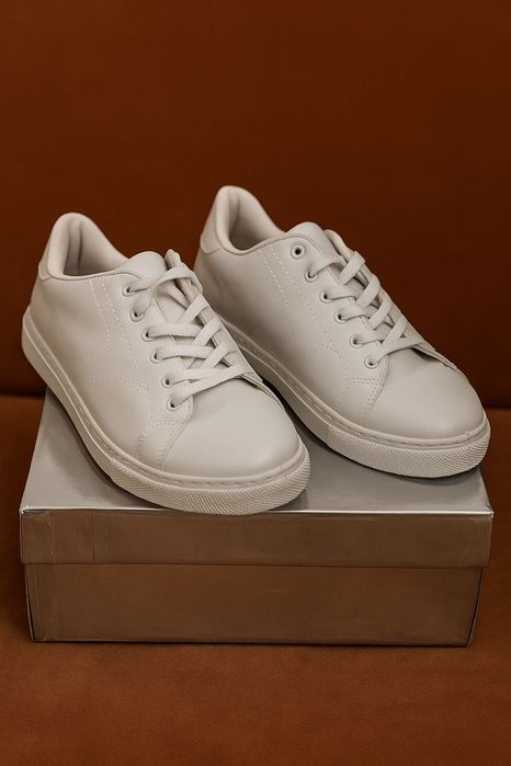 Белые кеды (новые)