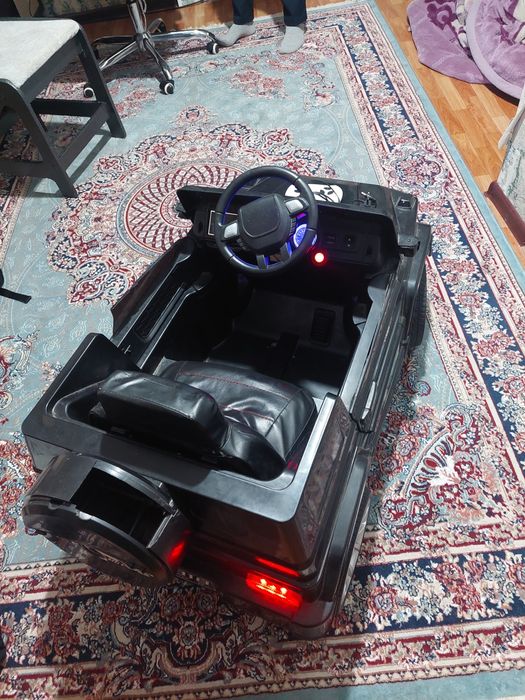 Детский электромобиль