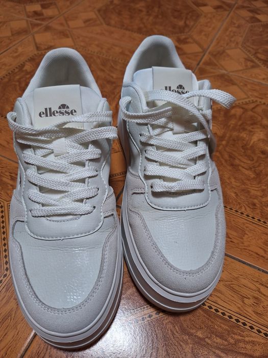 Маратонки чисто нови