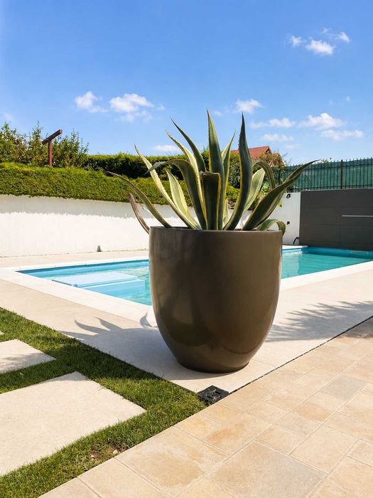 Ghivece si jardiniere premium din fibra de sticla - 60x60 si 80x80, culoare customizabila