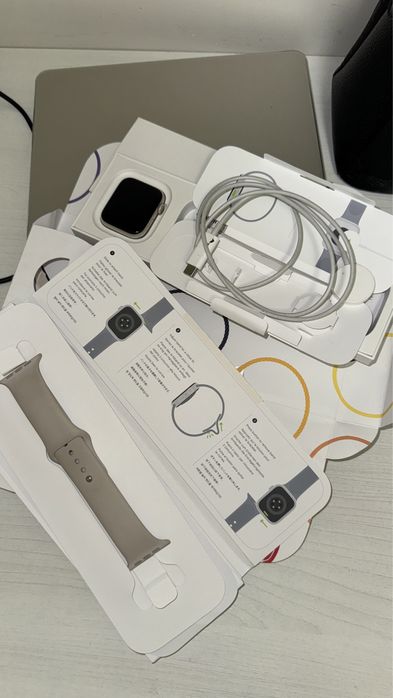 Apple Watch SE 2 gen 2022 40 mm бежевый б/у