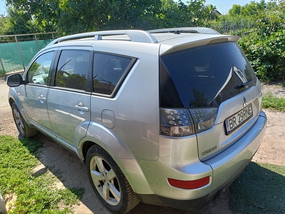 Mitsubishi outlander 2