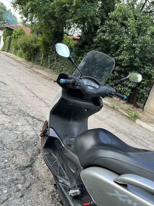 Скутер Yamaha x-max 125