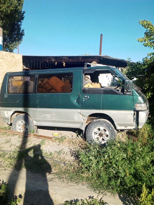 Продам машину Делика