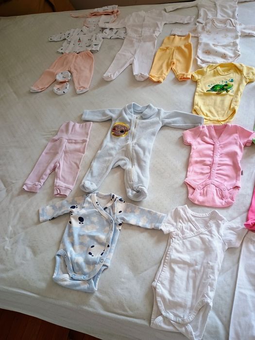 Пълен комплект бебешки дрешки за новородено момиченце
