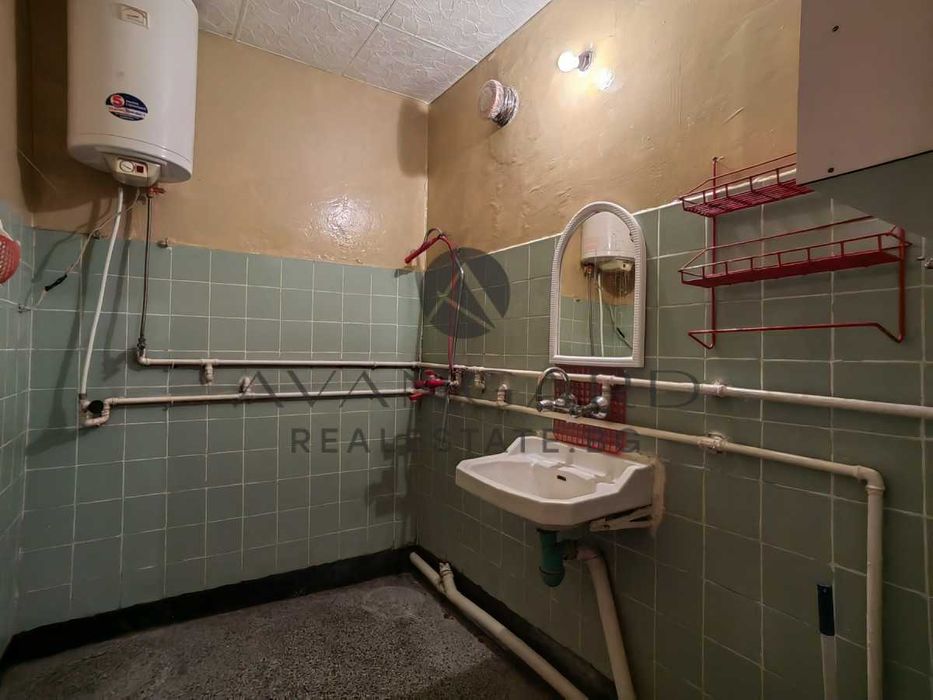 Продава се Тристаен апартамент в Пловдив, Кършияка - 115 кв.м за 1174 €/кв.м - Снимка #9