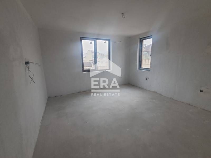 Продава се Четиристаен апартамент в Варна, Лятно кино Тракия - 148 кв.м за 1051 €/кв.м - Снимка #9